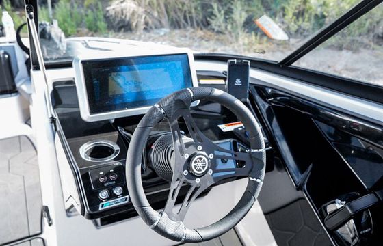 High Performance Spacious 25 ft Jet Boat