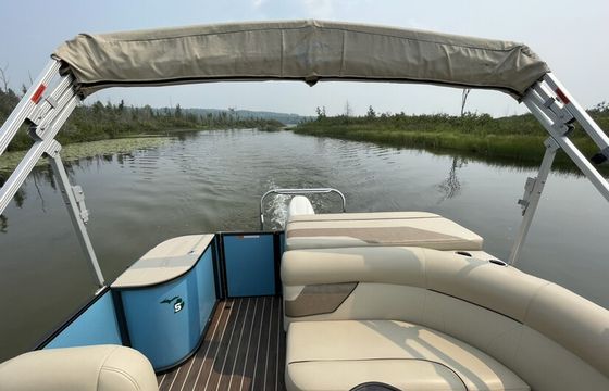 Traverse City Crest Tritoon — 2019 115hp Suzuki (10 Pax)