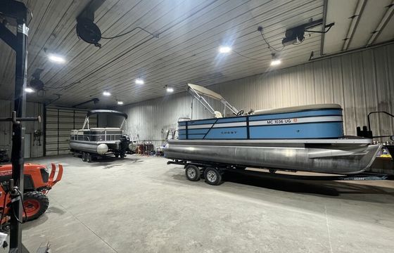 Traverse City Crest Tritoon — 2019 115hp Suzuki (10 Pax)