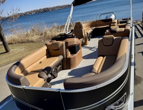 23’ Pontoon Rental