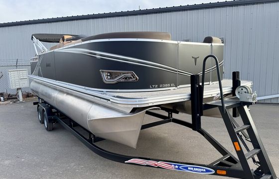 23’ Pontoon Rental