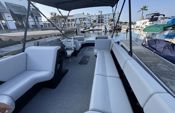 24' Premium Pontoon Boat for 11 Guests with Fish Finder