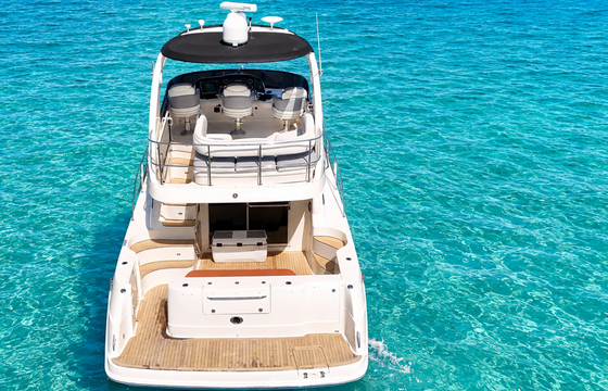 Elegant 2018 Sea Ray 48 Motor Yacht in Miami for 13 Guests