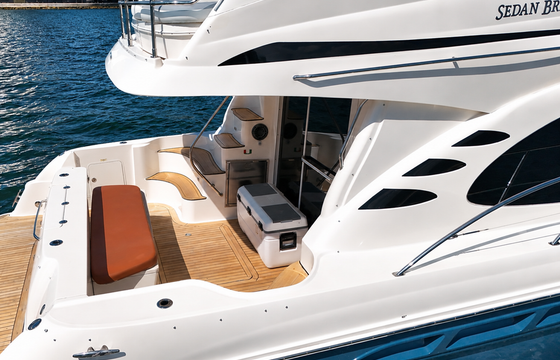 Elegant 2018 Sea Ray 48 Motor Yacht in Miami for 13 Guests