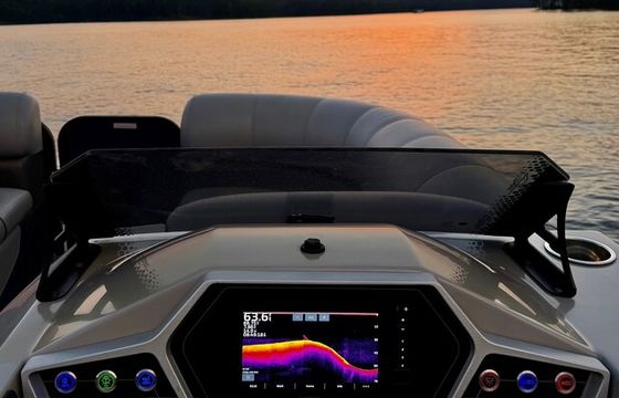 Luxury Tri-toon 2022 Manitou Oasis 24Ft with NEW 200HP outboard