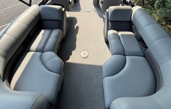 Luxury Tri-toon 2022 Manitou Oasis 24Ft with NEW 200HP outboard