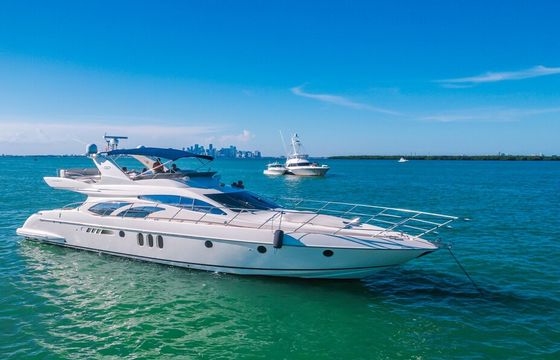 Luxury Azimut 62' Yacht