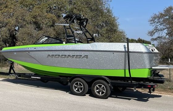 Wake Surf Moomba Max Fits 17 – Lake Austin