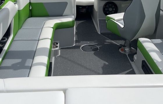 Wake Surf Moomba Max Fits 17 – Lake Austin