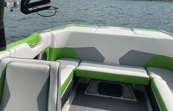 Wake Surf Moomba Max Fits 17 – Lake Austin