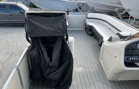 New Avalon Funship Double-Decker Pontoon with Bar and Slide