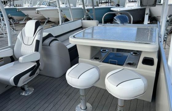 New Avalon Funship Double-Decker Pontoon with Bar and Slide