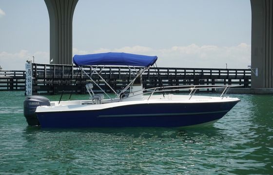 22' Stratos Center Console