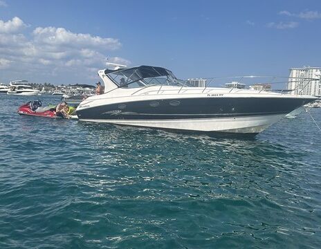 Perfect Boat for Family and Friends!