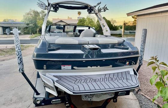 Malibu Wake & Surf — Fully Equipped Family Lake Adventure
