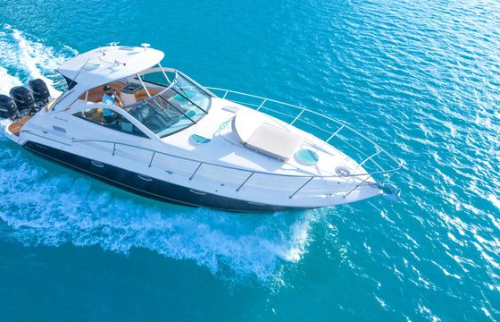 Experience Luxury &amp; Fun on Our Doral Hawaii 42 ft Private Charter!