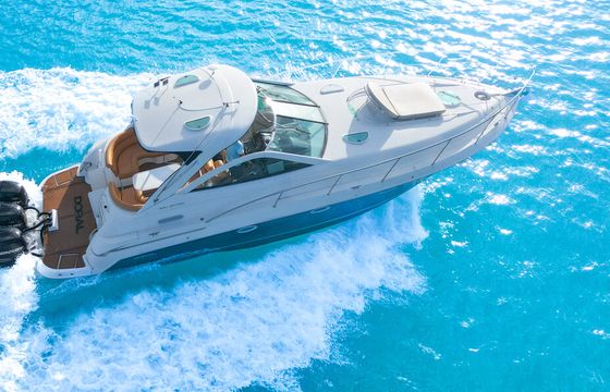 Experience Luxury &amp; Fun on Our Doral Hawaii 42 ft Private Charter!