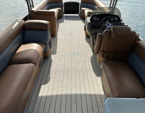 30ft Premier Sunsation Pontoon Rental – Lake Travis