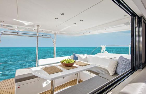 43ft Leopard Power Cat | White
