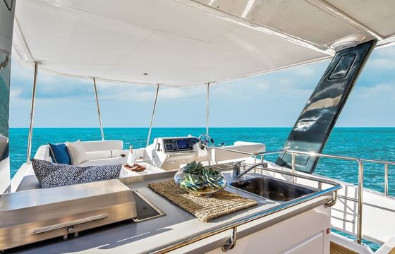43ft Leopard Power Cat | White