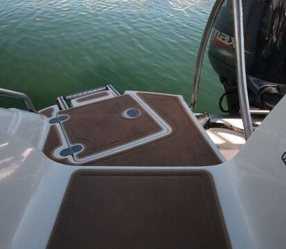 24' Nauticstar Deck Boat  w/ GPS TRACKS to popular destinations!