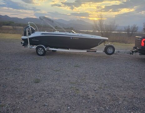 2021 Hurricane 185 OB: Fun, Spacious, and Lake-Ready.