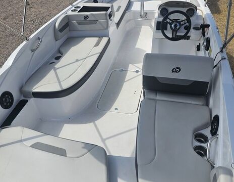 2021 Hurricane 185 OB: Fun, Spacious, and Lake-Ready.