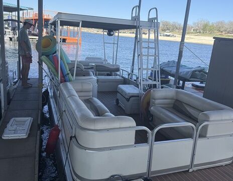 28Ft Double Decker For 12 Passengers – Lake Travis