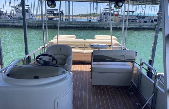 28Ft Double Decker For 12 Passengers – Lake Travis