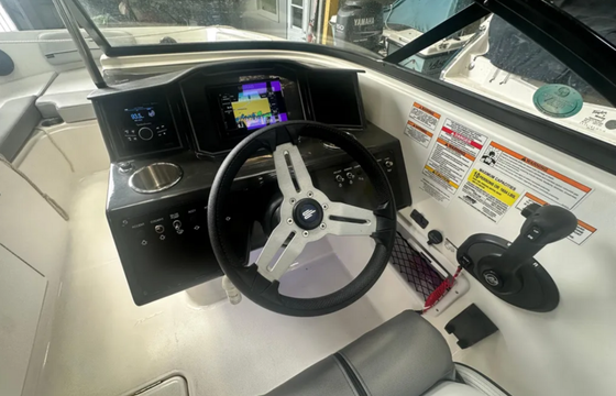 Luxury on the Water: New 2024 Bayliner, 2hr Gas and Captain Included