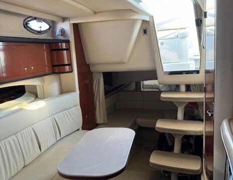 Luxury 33' Sea Ray Yacht Rental in Chicago
