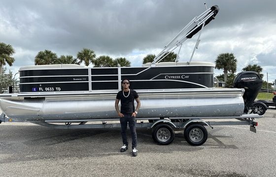 Cypress Cay Pontoon Boat - Live Life With A Breeze On The Potomac
