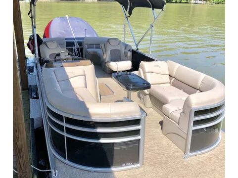 Pontoon available with house rental only