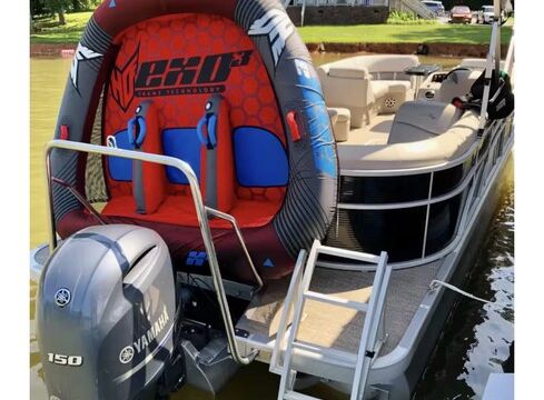 Pontoon available with house rental only