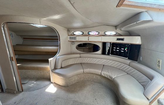 Experience Luxury on the Water – 45' Sea Ray Yacht