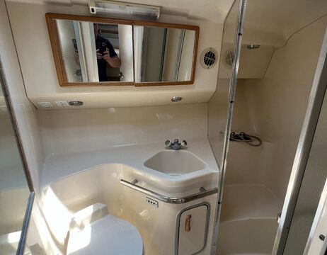 Experience Luxury on the Water – 45' Sea Ray Yacht