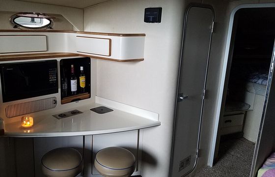Experience Luxury on the Water – 45' Sea Ray Yacht