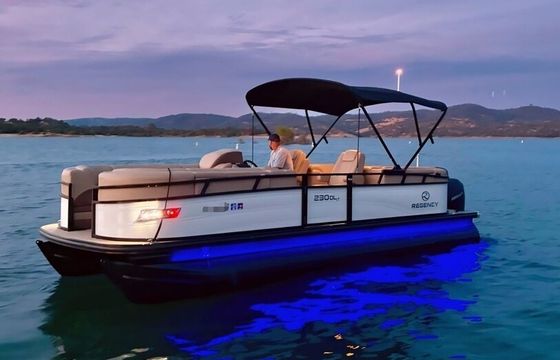 Luxury Tritoon on Folsom Lake  Regency 230 DL3 | 200HP | Seats 12