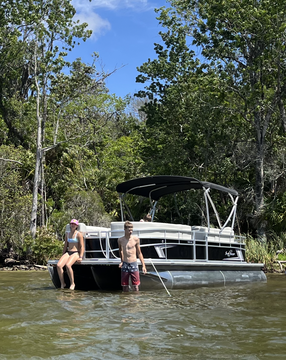 2023 22' Tritoon — Spacious Weekend Cruiser