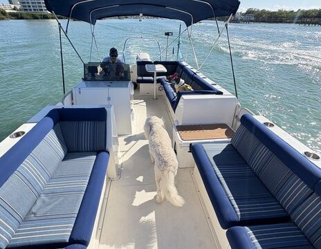 26ft Saltwater Pontoon Party and Relaxation Charter – Riviera Beach
