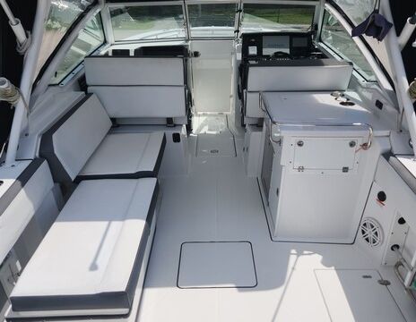 Premium Blackfin 272DC | Cruising, Fishing, Sandbar &amp; Family Trips
