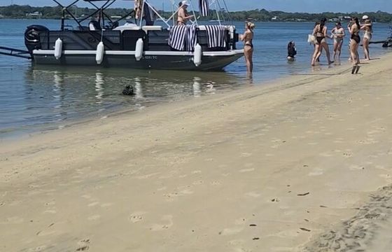 The Party Boat- Your private escape for cruising &amp; celebrating!
