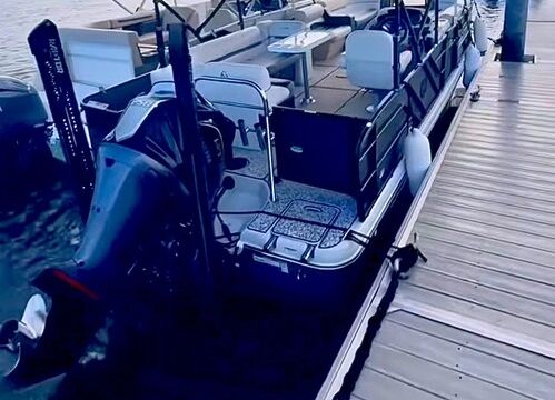 The Party Boat- Your private escape for cruising &amp; celebrating!
