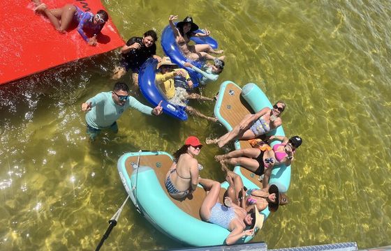 30 x 10 Pontoon boat