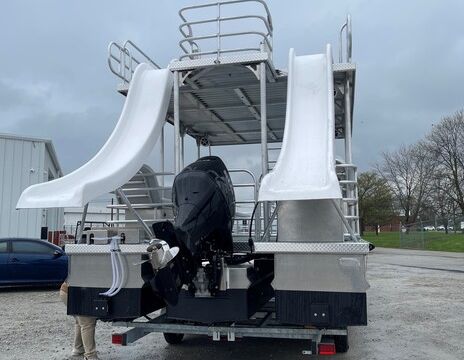 30 x 10 Pontoon boat