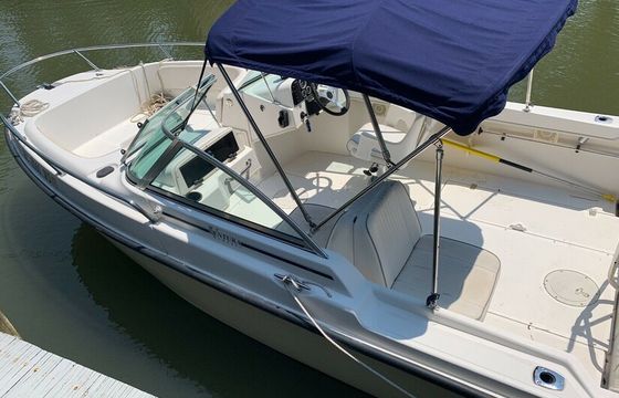18' Ventura Boston Whaler Bowrider for 7 people