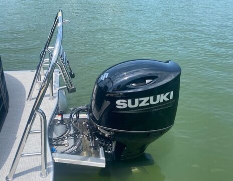 Tritoon 24 foot