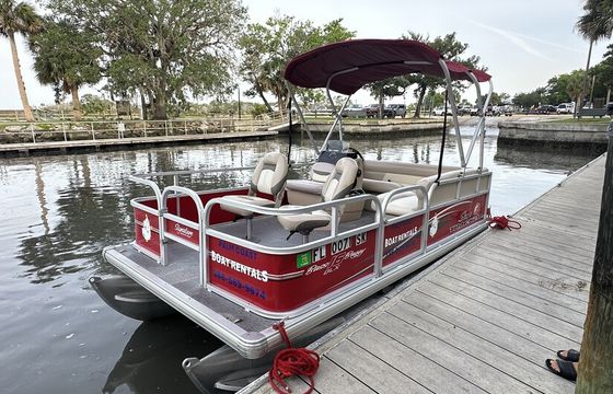 5 Passenger Suntracker 16" Perfect for family Fun - Palm Coast!