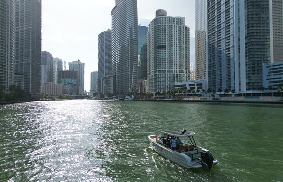 28’ Luxury Boat– Miami Cruise, Sandbar &amp; Sunset Charter