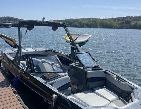 Axis Wake Surf Boat w/ Captain – 14 Guests - Lake Austin